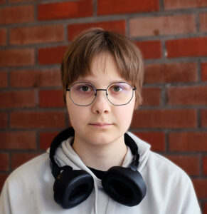 Nuoren kasvokuva.
