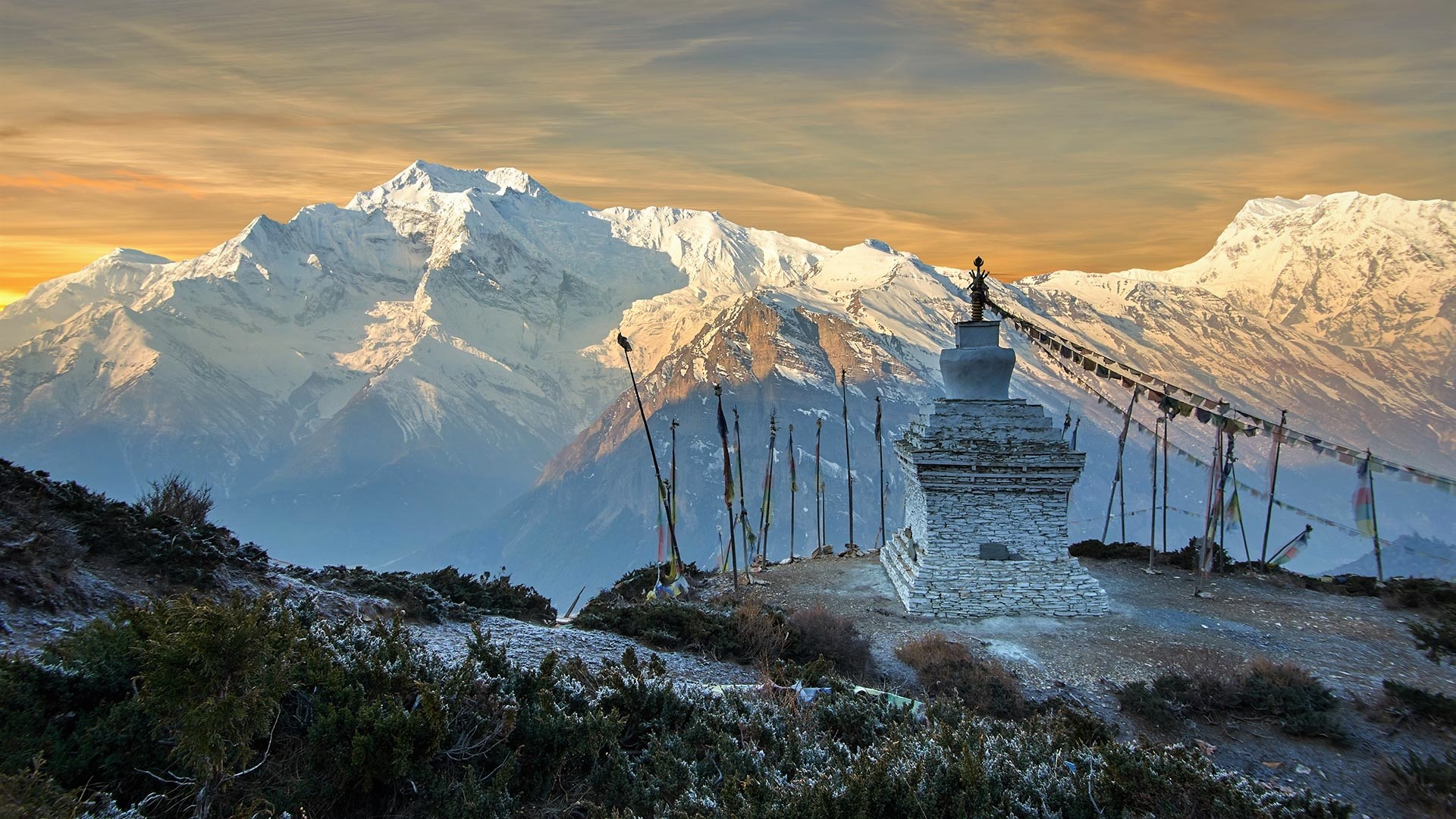 Kuvassa Annapurna-vuoristoa Nepalista.