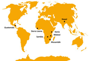 Maailmankartta, jossa on näkyvillä mantereet oranssilla. Kartalle on merkitty 7 maata mustilla pisteillä, joiden vieressä lukee maan nimi. Maat ovat Guatemala, Sierra Leone, Sambia, Mosambik, Malawi, Kenia ja Nepal.