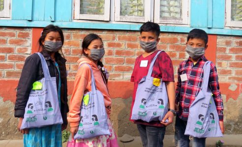 Nepalilaisia koululaisia Koululaisia Nepalissa